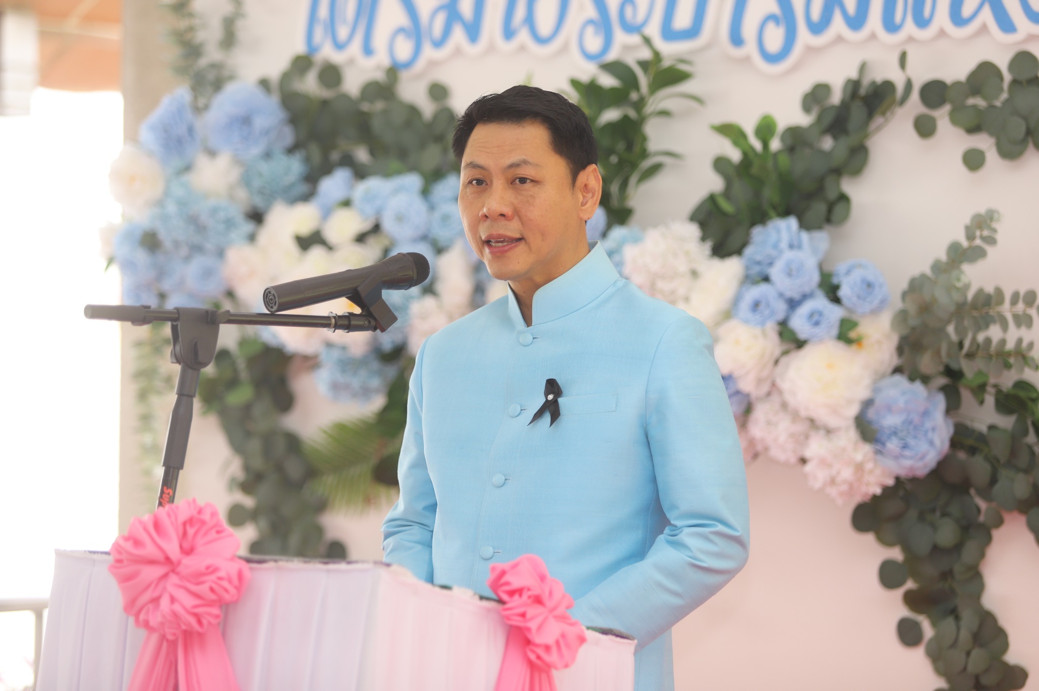 title - มากกว่าความรักระหว่างคู่ครอง คือความรักต่อปวงชน ส.ป.ก. จัดงาน “รักแห่งศิลป์ รักแห่งแผ่นดิน” พลังแห่งศิลปะที่เชื่อมโยงสถาบันและประชาชน